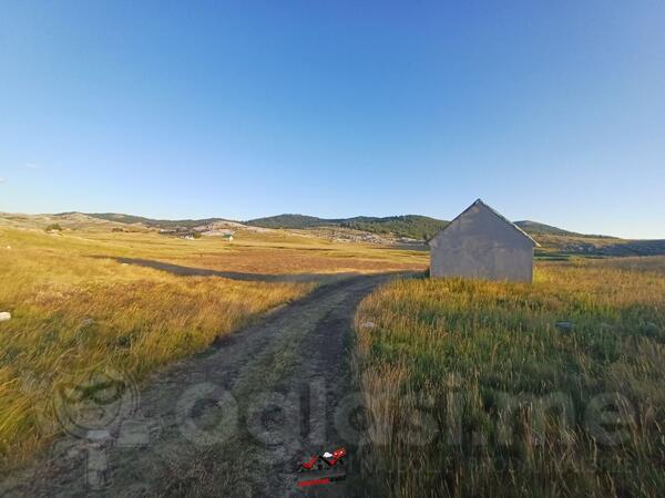 Vikendica 26m2 - Nikšić - > Okolina grada