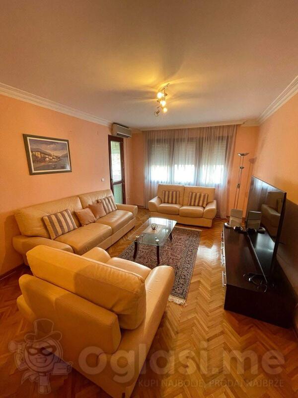Jednosoban stan 62m2 - Bar - Centar grada