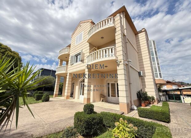 Porodična kuća 752m2 - Podgorica - Zelenika