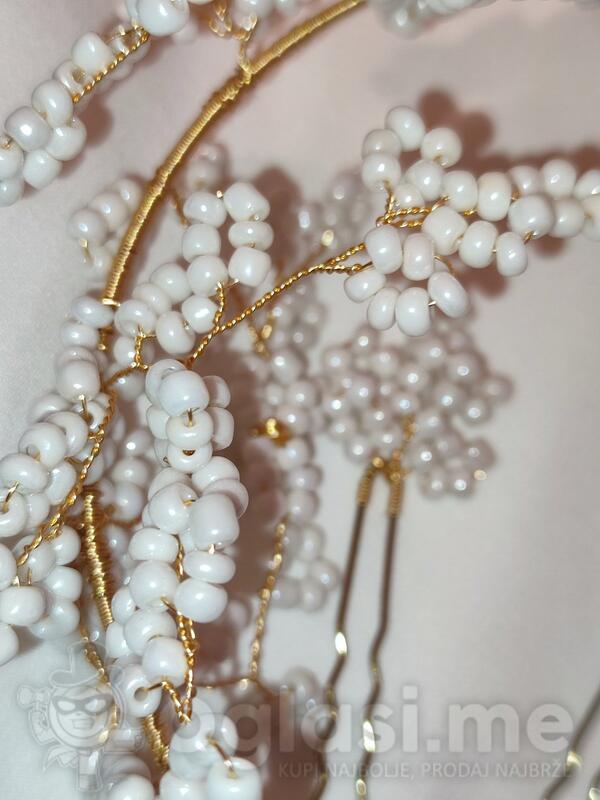 Unikatni ručni ukras za kosu