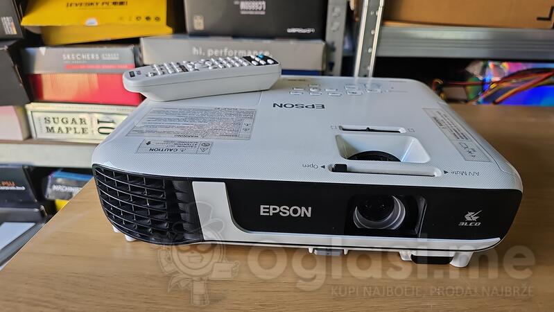 Epson projektor - Laser LED 3001-4000 lumena