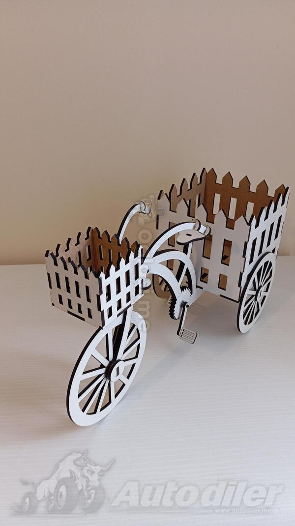 Dekorativni bicikl za cvijeće