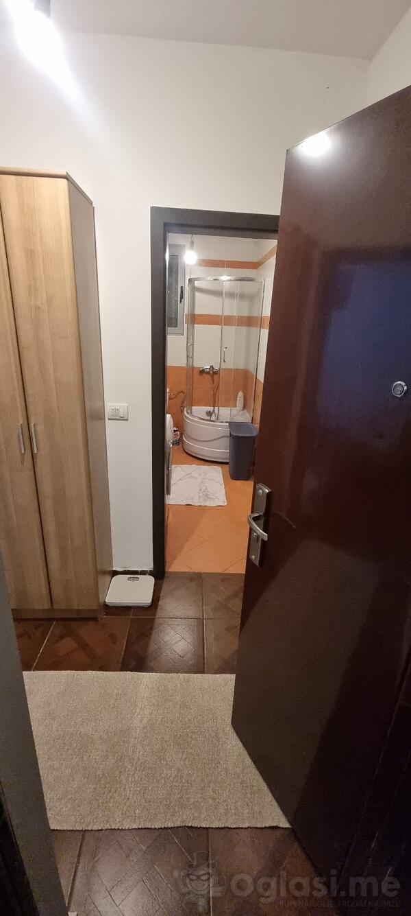 Garsonjera 32m2 - Podgorica - Momišići