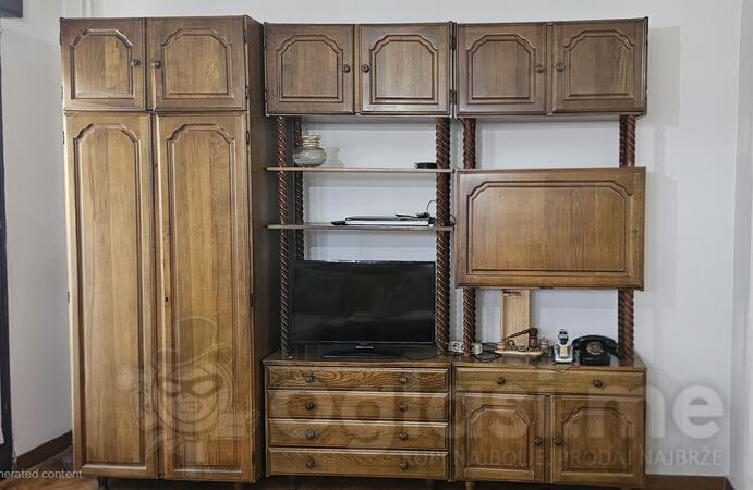 Regal od punog drveta