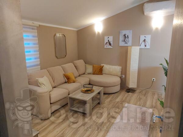 Jednosoban stan 50m2 - Bar - Centar grada