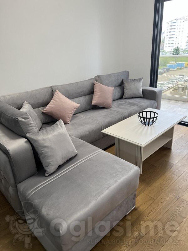 Dvosoban stan 80m2 - Bar - Centar grada