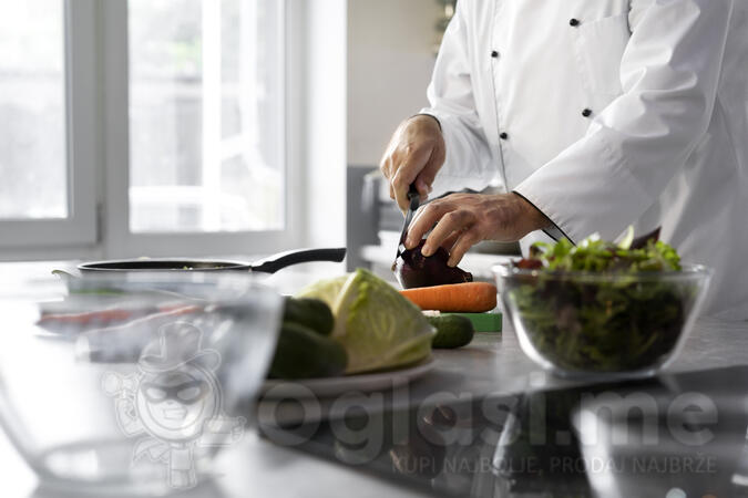 Za rad tokom cele godine u blizini Senja, u Hrvatskoj, potreban nam je KUVAR (m/ž).