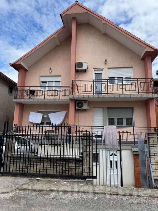 Porodična kuća 100m2 - Podgorica - Stari Aerodrom