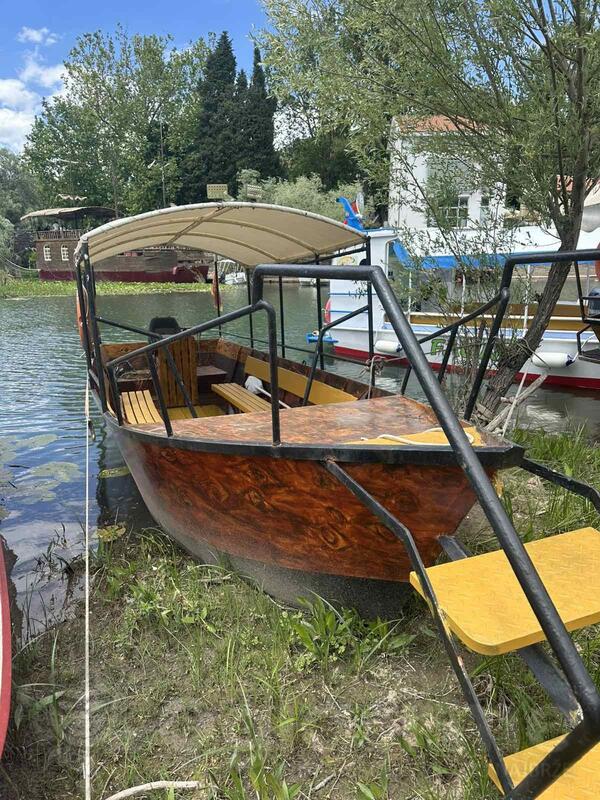 Ad boats - Putnicki brod