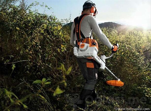 Kosenje placeva trimerom u okolini Danilograda  