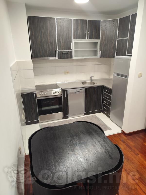 Jednosoban stan 42m2 - Podgorica - Podgorica (uži dio) Stari aerodrom