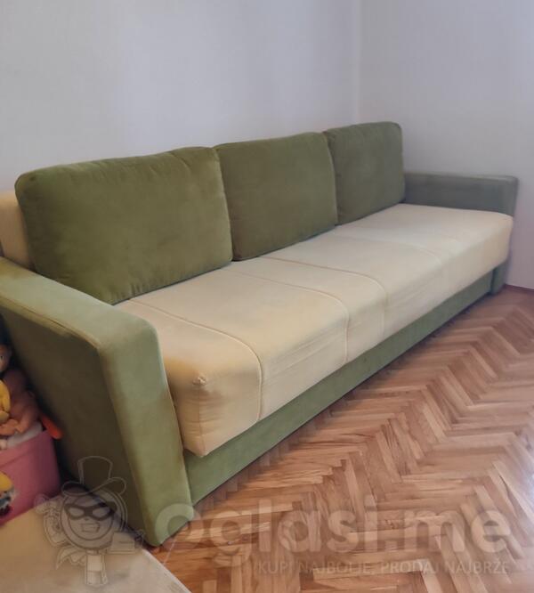 Na prodaju trosjed na razvlačenje