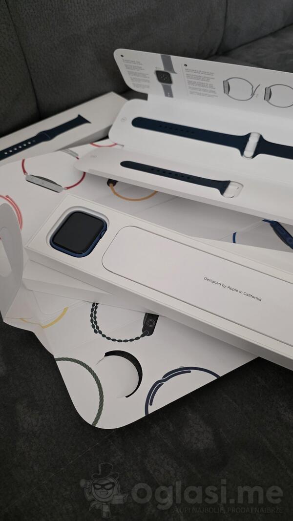 Apple Series 7 45mm Muški sat