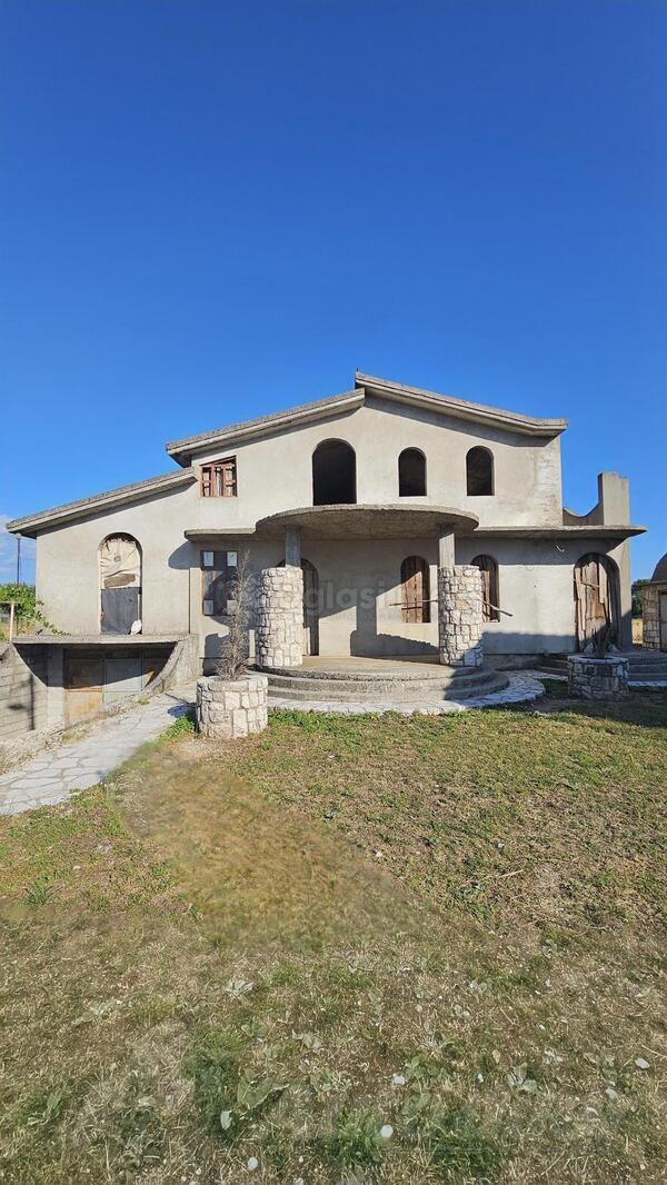 Porodična kuća 296m2 - Nikšić - Nikšić (uži dio)