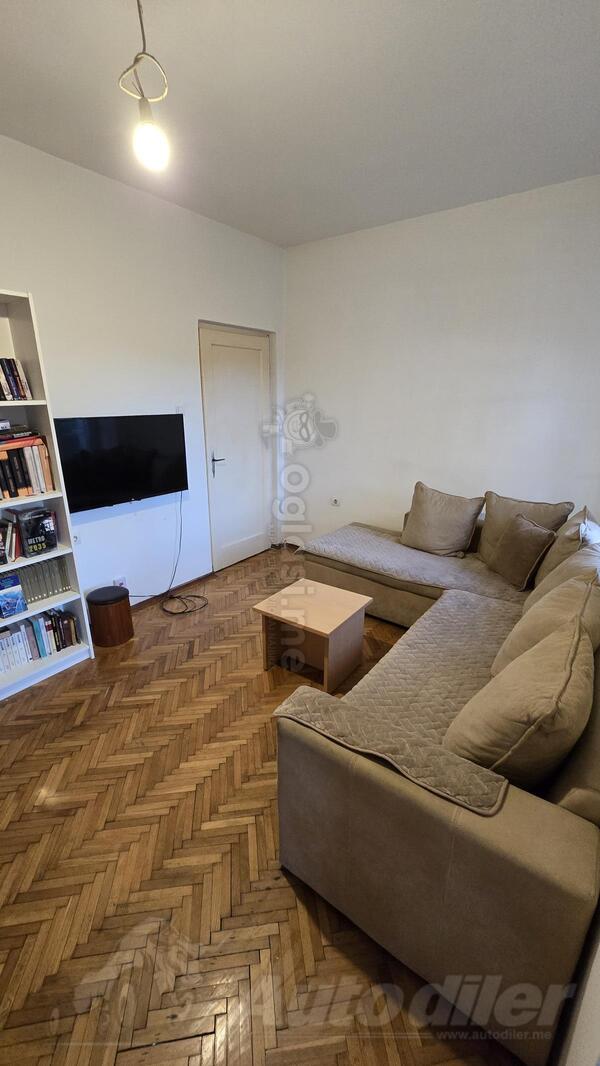 Dvosoban stan 70m2 - Cetinje - > Okolina grada