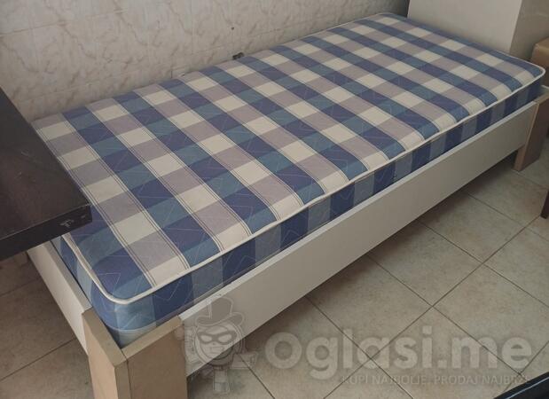 Prodajem 6 istih kreveta sa dusekom