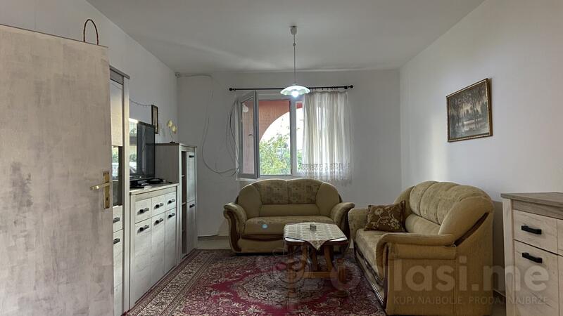 Dvosoban stan 100m2 - Bar - Polje