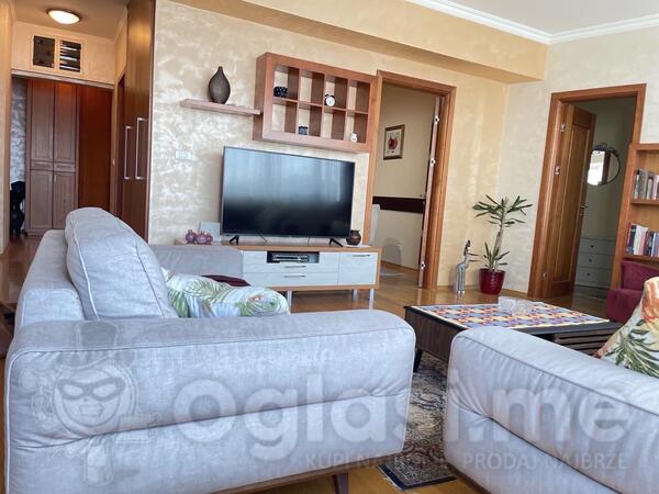 Dvosoban stan 100m2 - Podgorica - Centar grada Kralja Nikole