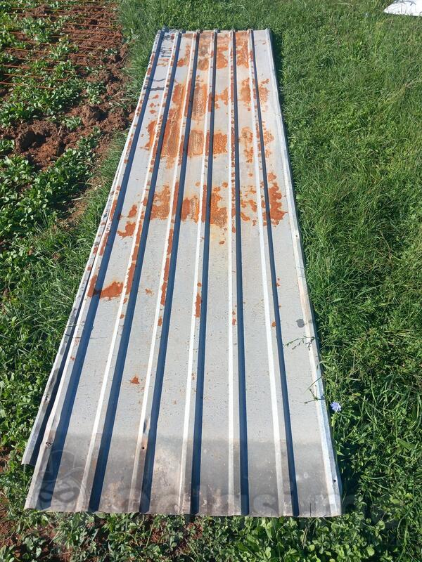 Prodajem polovni rebrovani krovni poncinčani lim (oko 45 m kv. ).