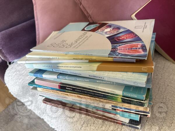 Prodajem knjige za 3 razred gimnazije