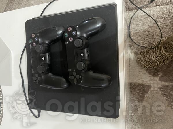 Sony - PlayStation 4