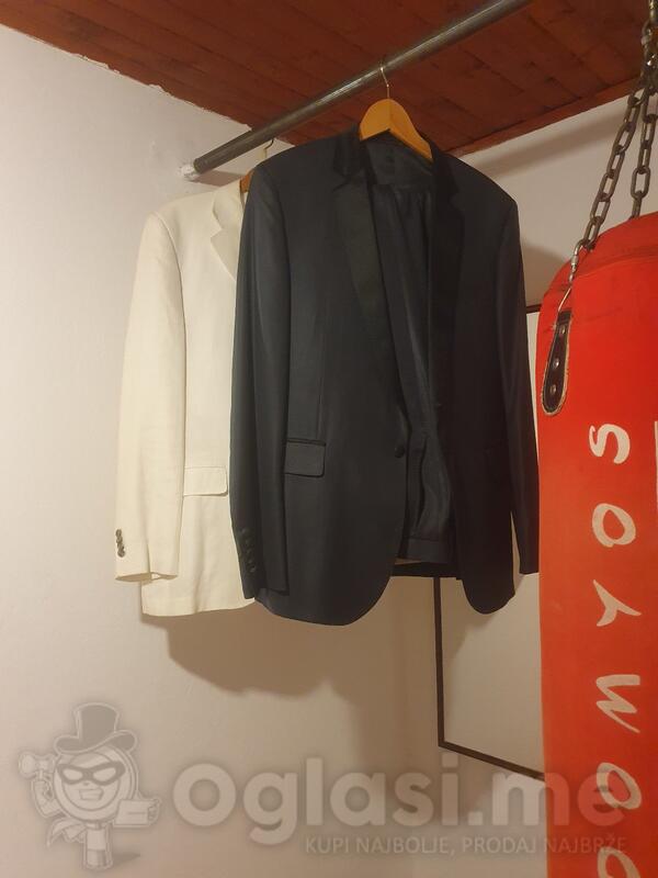 Prodajem 2 original odijela