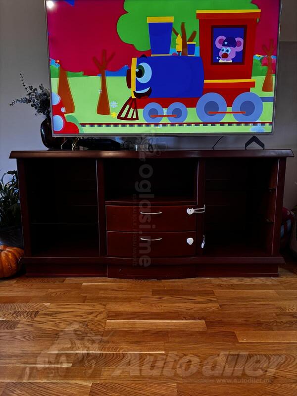 KOMODA ZA TV i KOMODU SA FIOKAMA