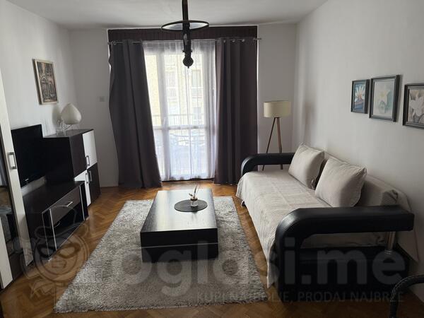 Jednoiposoban stan 56m2 - Bar - Centar grada Centar Bd