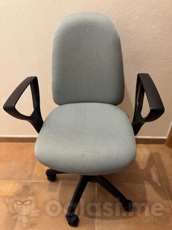 Stolice plava i zelena