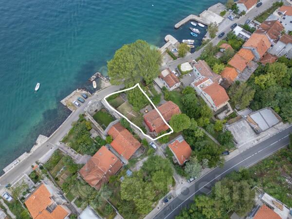 Porodična kuća 180m2 - Kotor - Dobrota