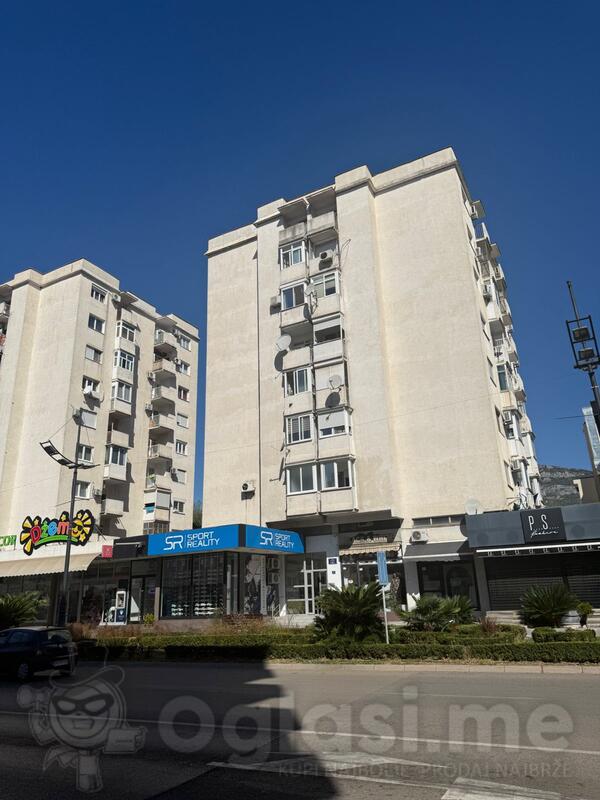 Dvosoban stan 72m2 - Bar - Centar grada
