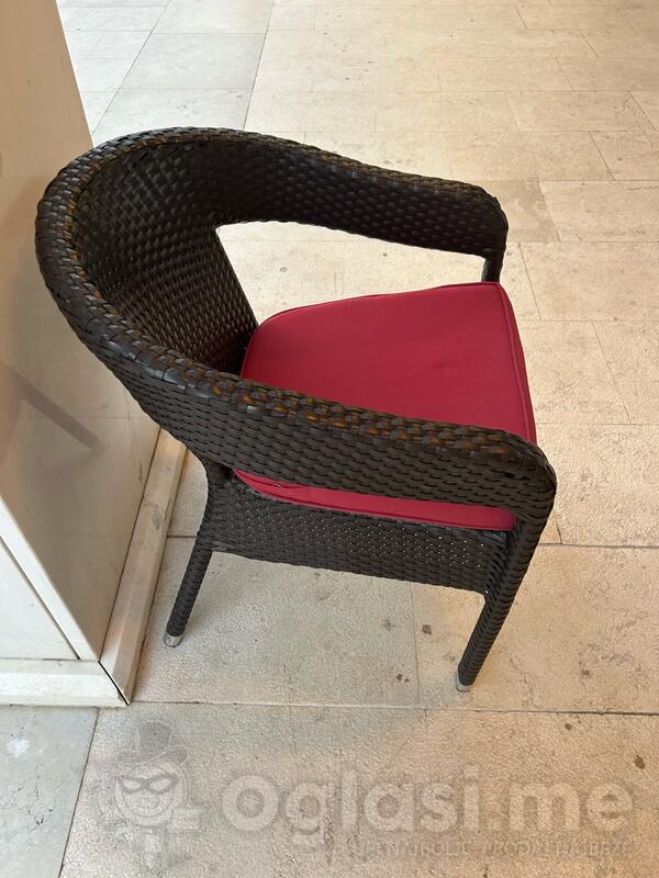 Vrtne stolice s jastucima marke Rattan Sedia