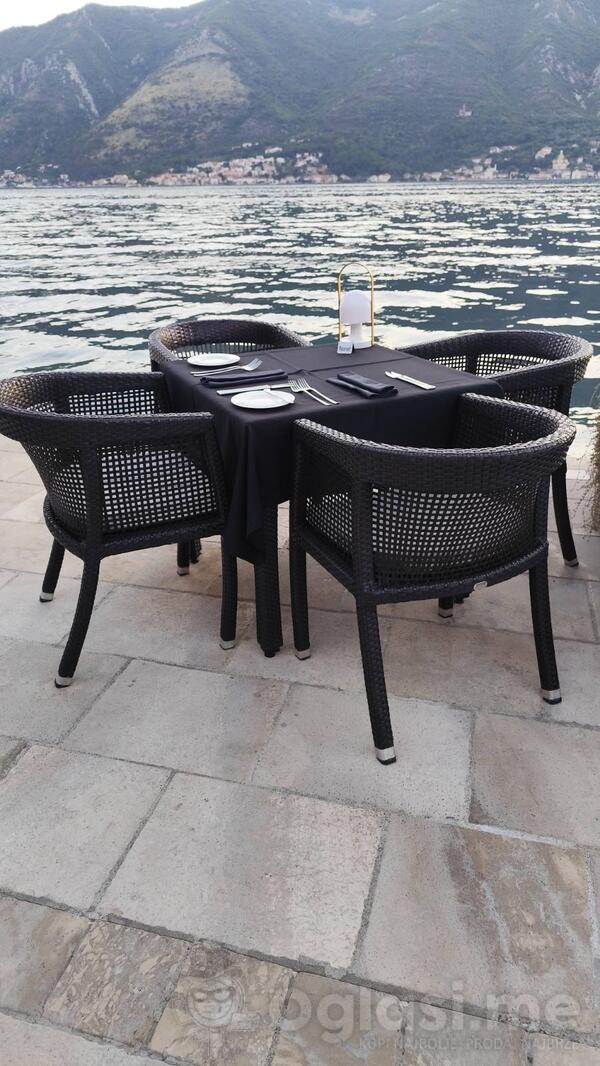 Baštenska garnitura