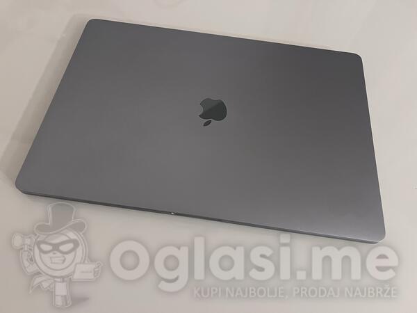 Apple  - 15.6" Intel i7 16GB GB