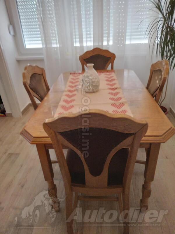 Trpezarijski sto i šest stolica
