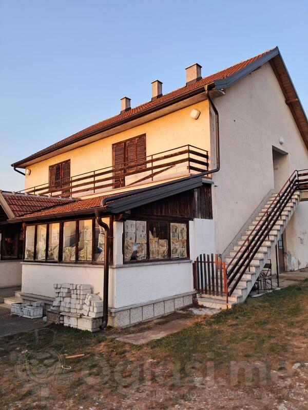 Porodična kuća 300m2 - Aranđelovac - Aranđelovac (uži dio)