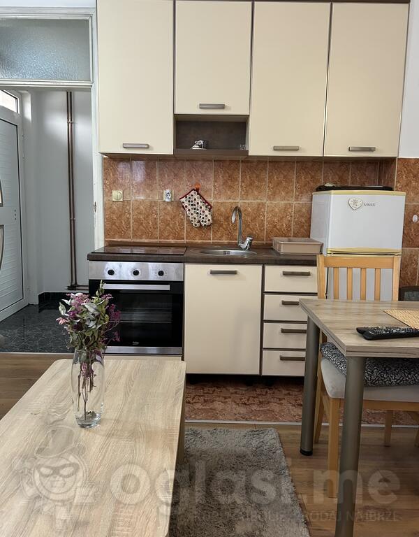 Jednosoban stan 50m2 - Nikšić - Humci