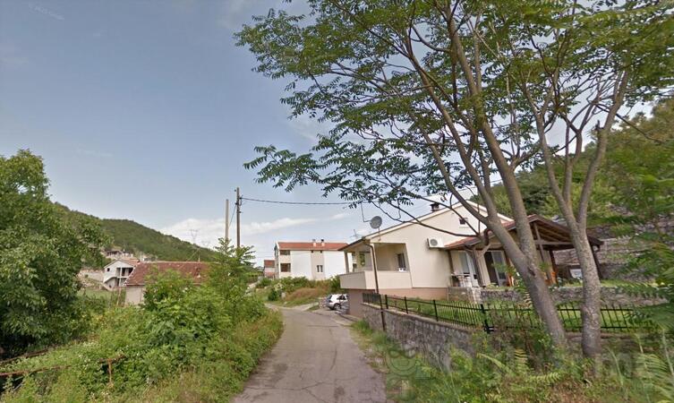 Građevinsko zemljište 394m2 - Podgorica - Rogami