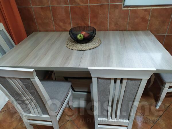 Prodajem sto i stolice za trpezariju