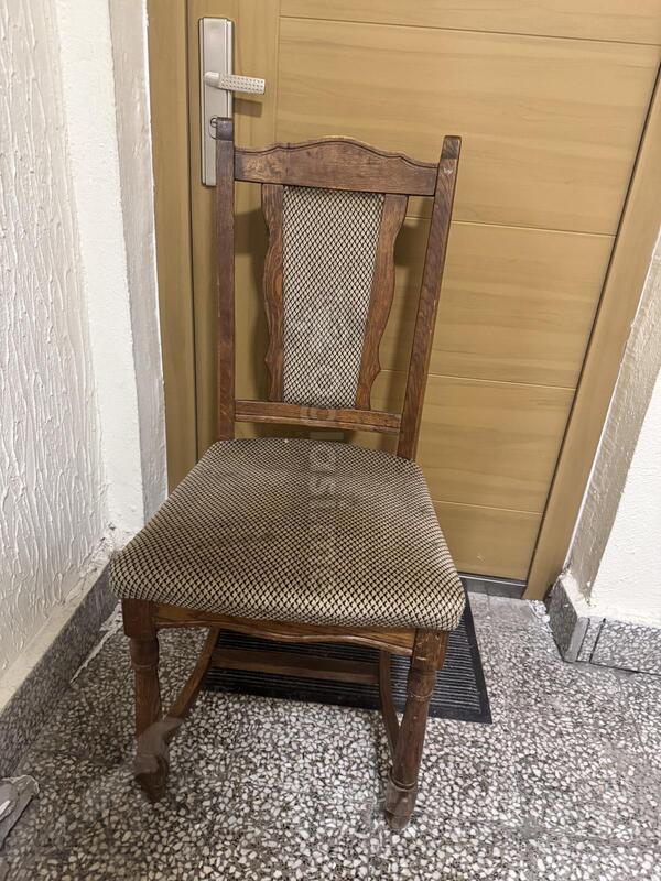 PRODAJEM 4 STOLICE STARE ZA PRERADU