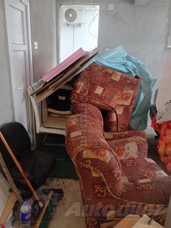 TROSJED DVOSJED. FOTELJA I 6 STOLICA 