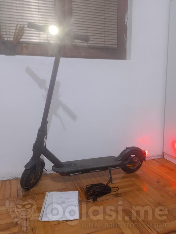 Xiaomi - Scooter Eletrićni Esentail