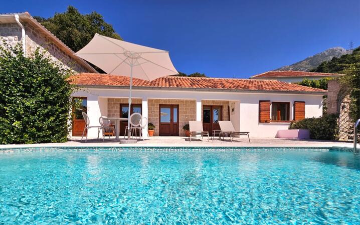 Porodična kuća 70m2 - Kotor - Kavač