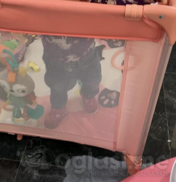 Ogradica ,može se koristiti kao transportni krevetac 