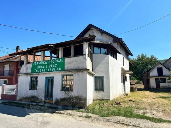 Porodična kuća 294m2 - Jagodina - Majur