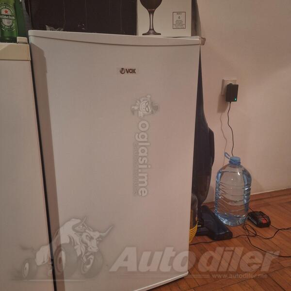 Mini frizider. Nije koriscen. U garanciji 2 godine