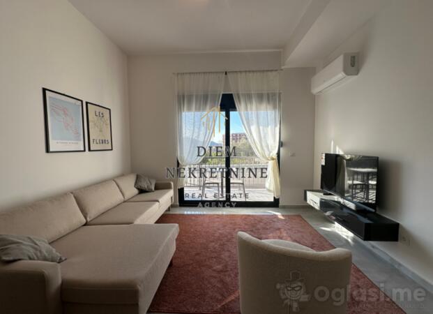 Jednosoban stan 56m2 - Bar - Čeluga