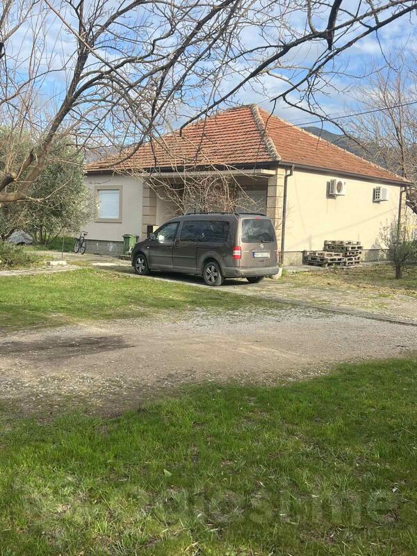 Dvosoban stan 135m2 - Bar - Polje