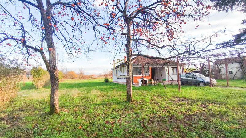 Porodična kuća 112m2 - Danilovgrad - > Okolina grada