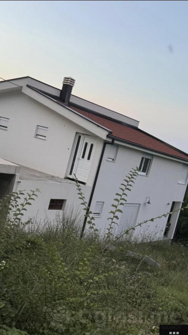 Porodična kuća 400m2 - Bar - Bukovik